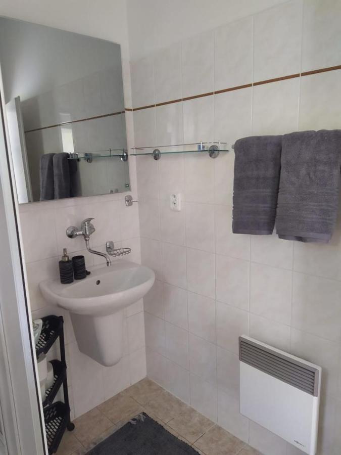 Apartman 10 Zupanovice ภายนอก รูปภาพ